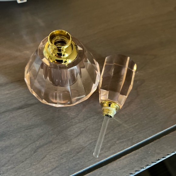 Alice-Aliya Vintage Perfume Bottle - Picture 4 of 4